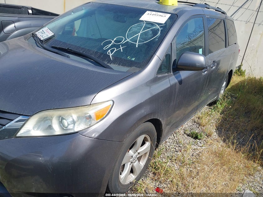 2015 Toyota Sienna Le 8 Passenger