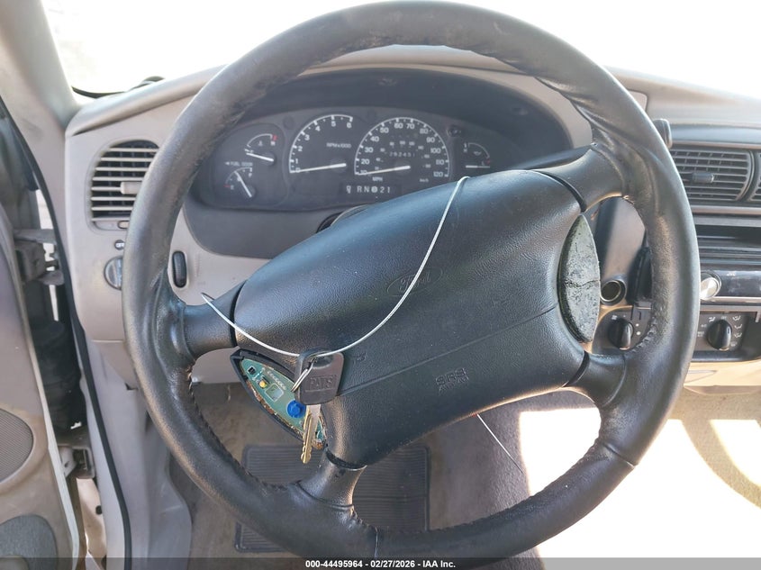 2000 Ford Explorer Sport VIN: 1FMYU60XXYUB01957 Lot: 44495964