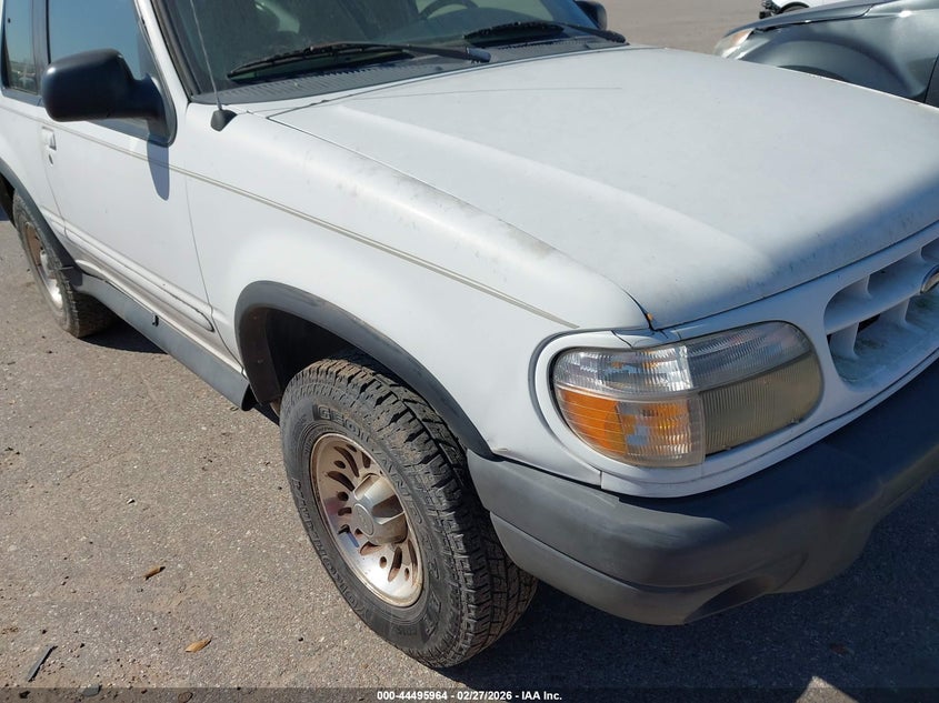 2000 Ford Explorer Sport VIN: 1FMYU60XXYUB01957 Lot: 44495964