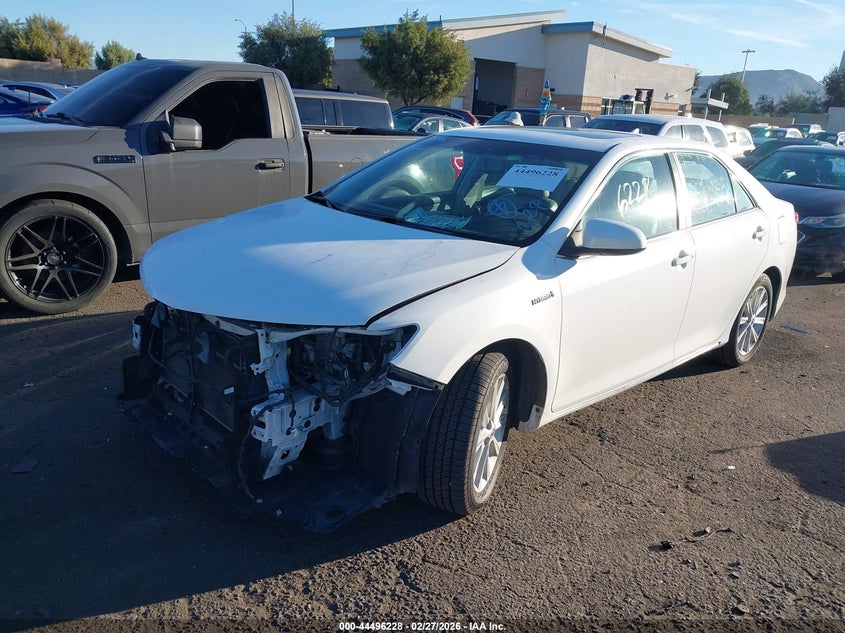 2014 Toyota Camry Hybrid Xle
