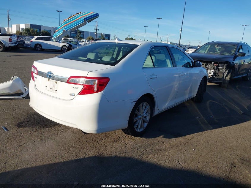2014 Toyota Camry Hybrid Xle