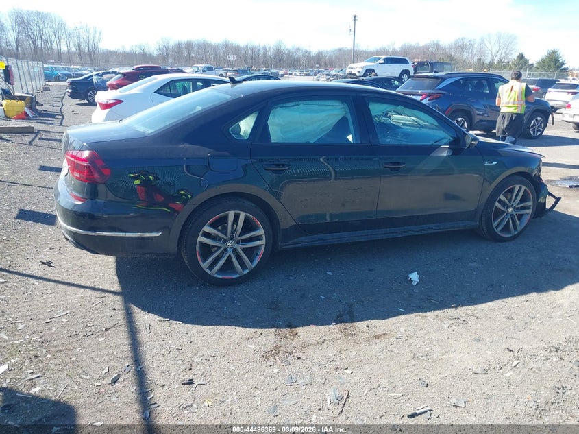 2018 Volkswagen Passat 2.0T R-Line/2.0T S