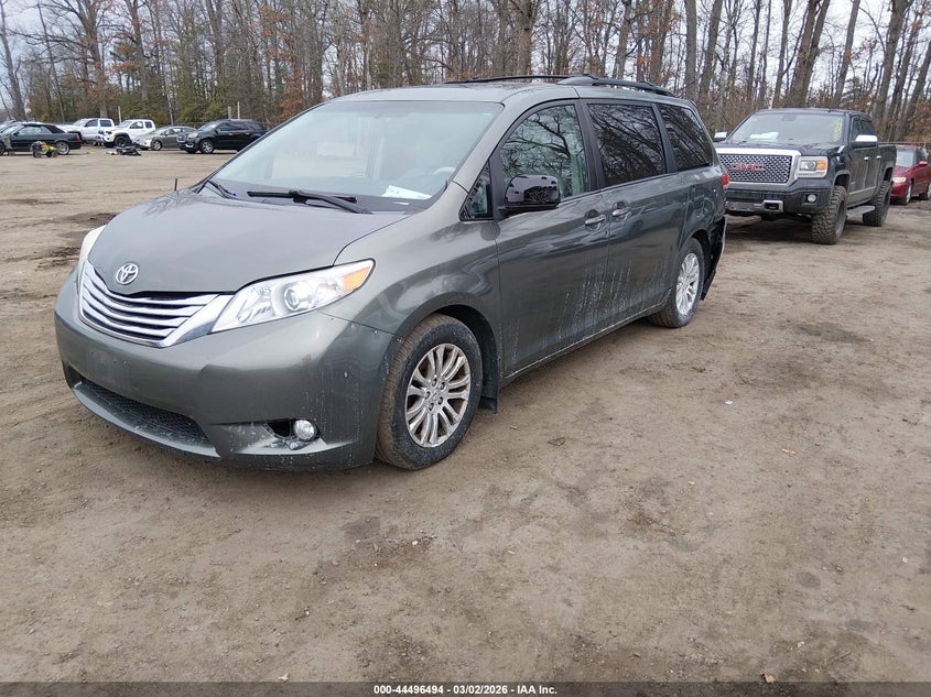 2014 Toyota Sienna Xle V6 8 Passenger