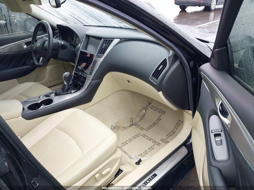 2015 Infiniti Q50 Premium