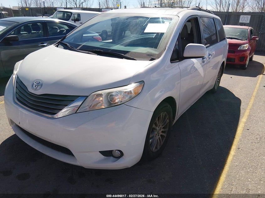 2012 Toyota Sienna Xle V6 8 Passenger