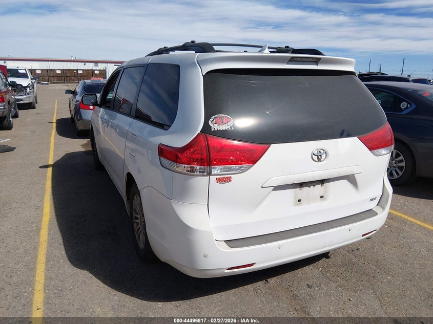2012 Toyota Sienna Xle V6 8 Passenger