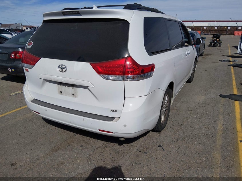 2012 Toyota Sienna Xle V6 8 Passenger