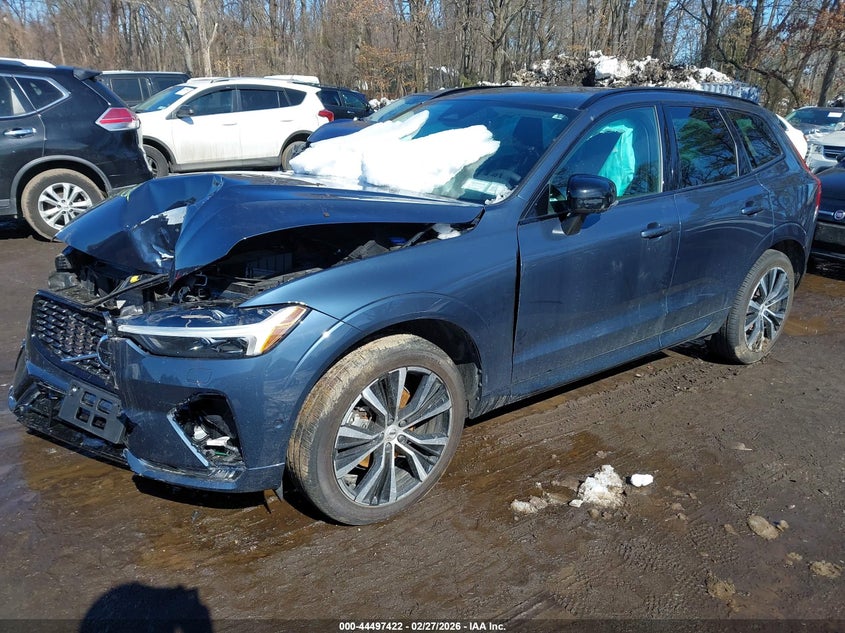 2024 Volvo Xc60 B5 Plus Dark Theme