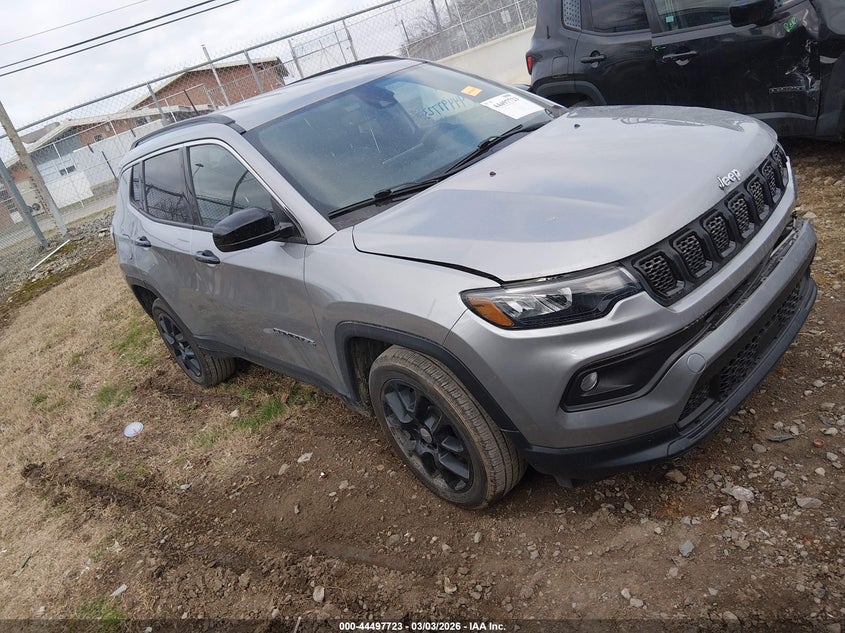 2023 Jeep Compass Latitude Lux Fwd