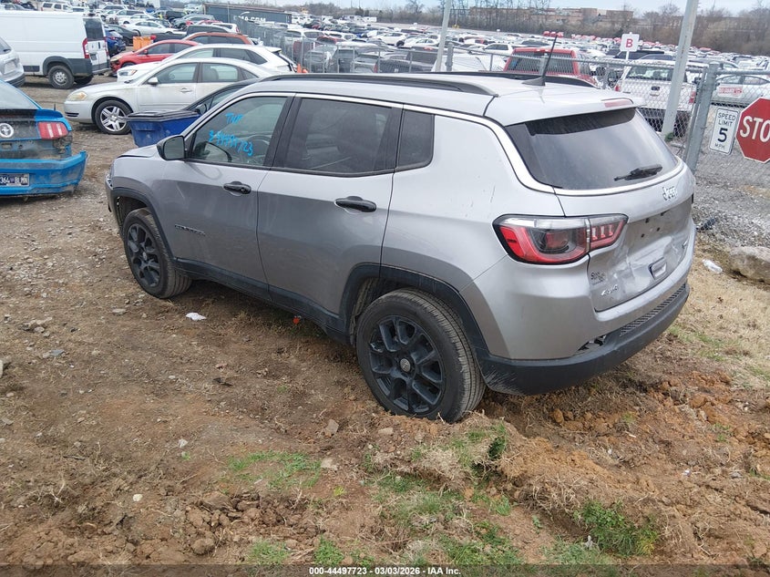 2023 Jeep Compass Latitude Lux Fwd