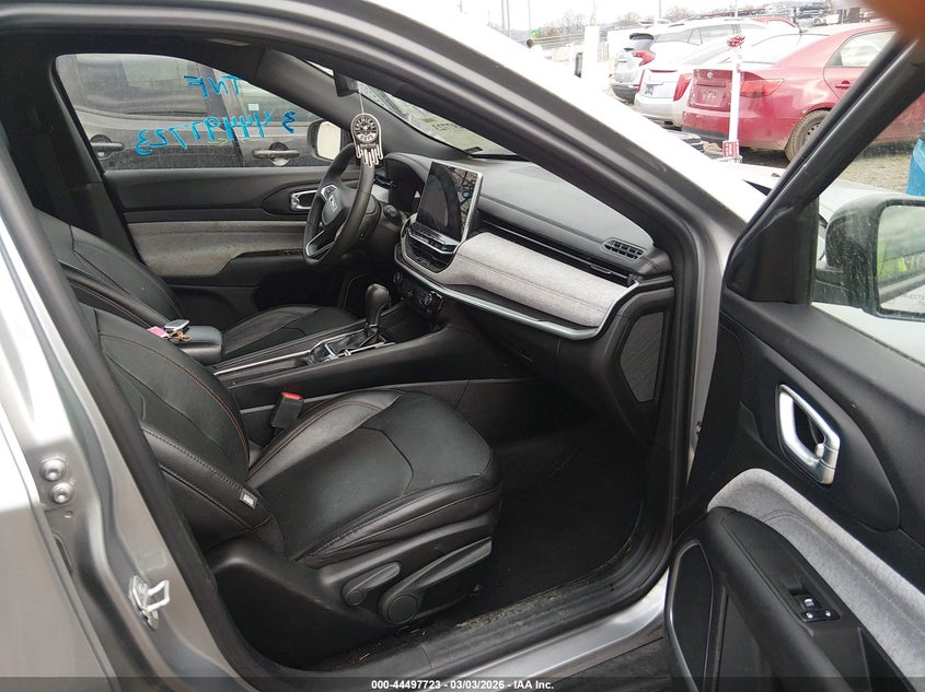 2023 Jeep Compass Latitude Lux Fwd