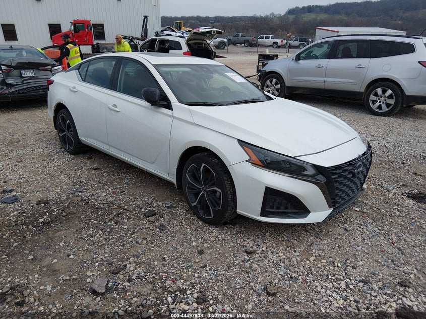 2023 Nissan Altima Sr Fwd