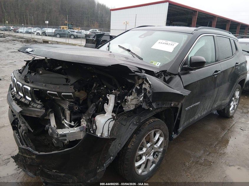 2022 Jeep Compass Latitude Lux 4X4