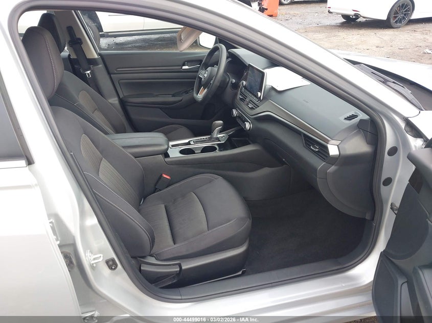 2024 Nissan Altima Sv Fwd