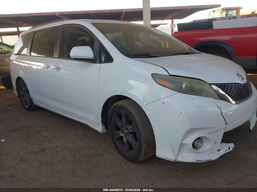 2015 Toyota Sienna Se Premium 8 Passenger