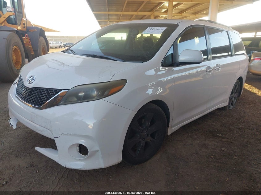 2015 Toyota Sienna Se Premium 8 Passenger