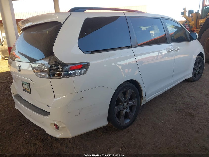 2015 Toyota Sienna Se Premium 8 Passenger