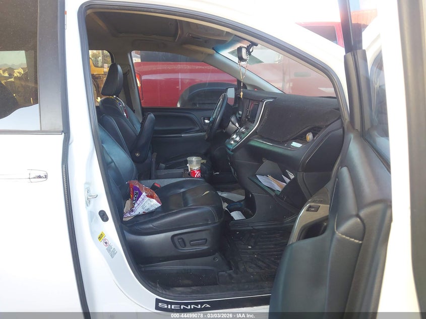 2015 Toyota Sienna Se Premium 8 Passenger