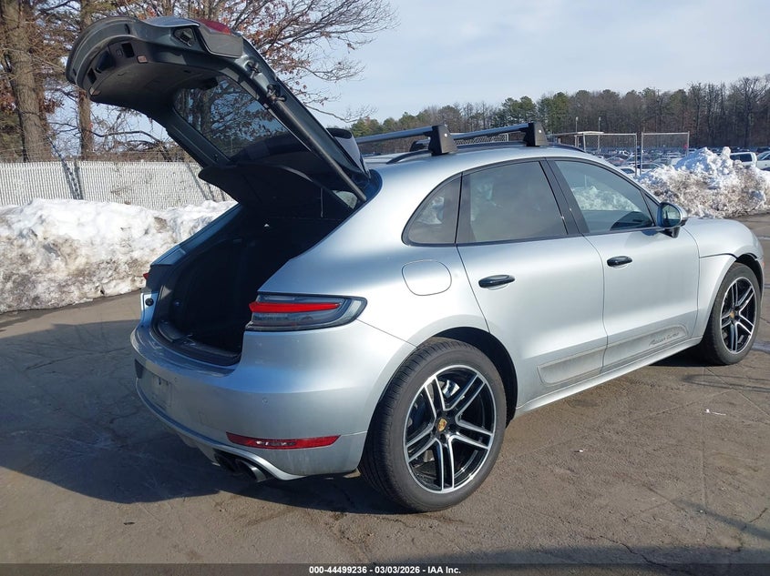 2020 Porsche Macan Turbo