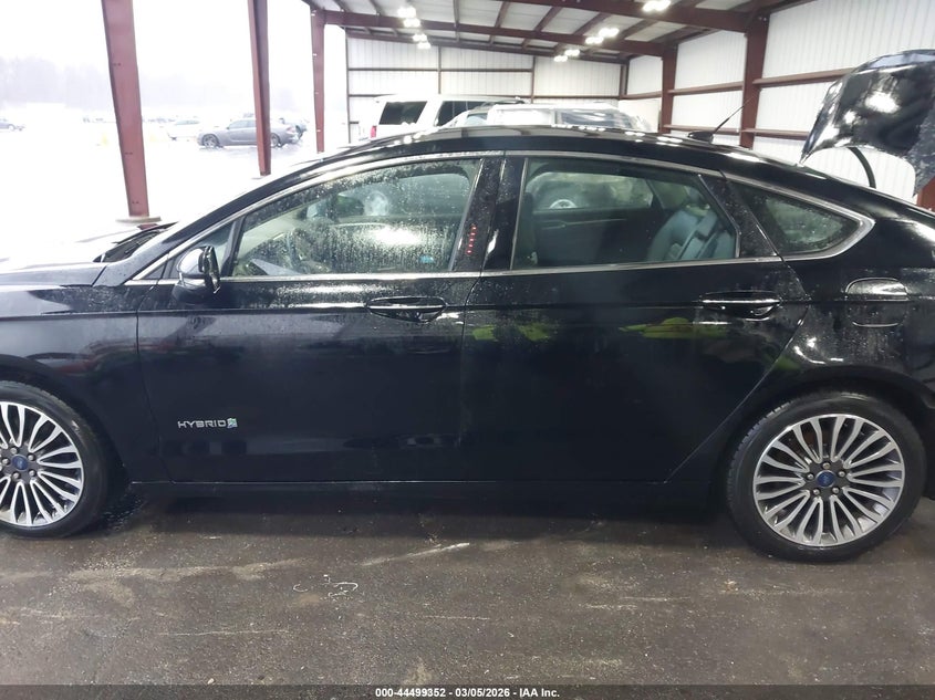 VIN 3FA6P0LU9HR395592 2017 FORD FUSION HYBRID SE