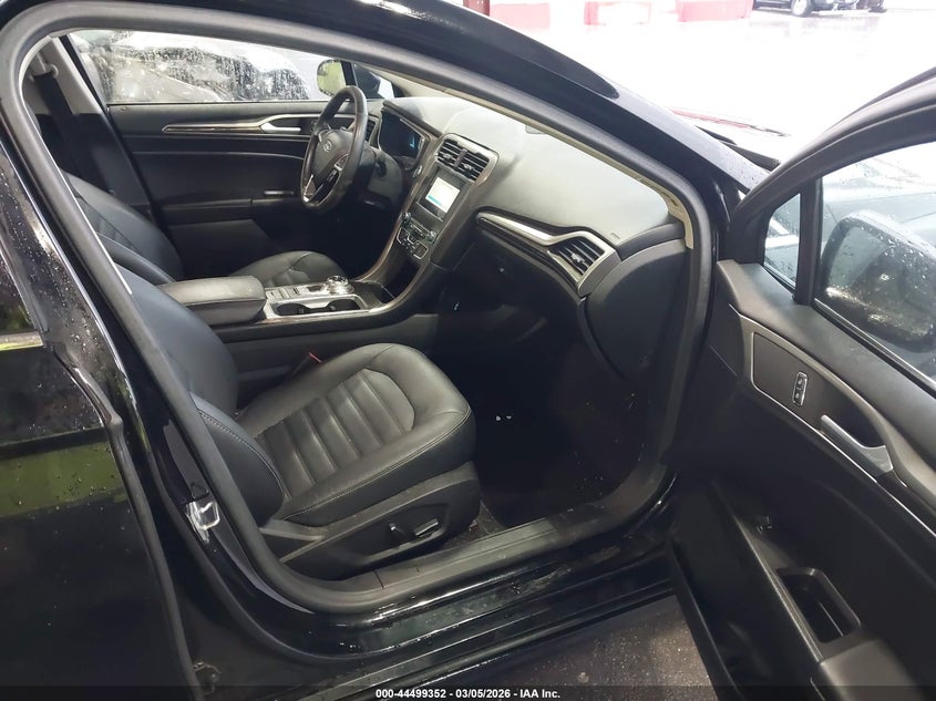 VIN 3FA6P0LU9HR395592 2017 FORD FUSION HYBRID SE