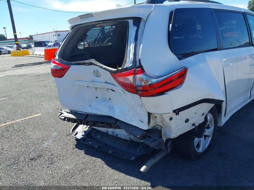 2020 Toyota Sienna Le