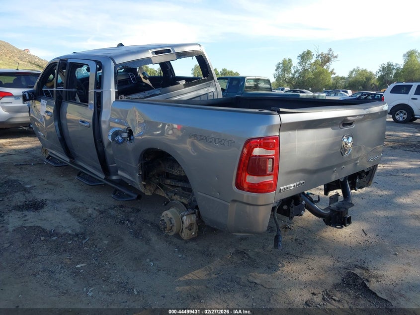 Vin: 3c6ur5dl8rg178926, lot: 44996157, ram 2500 big horn  4x4 6'4 box 20243