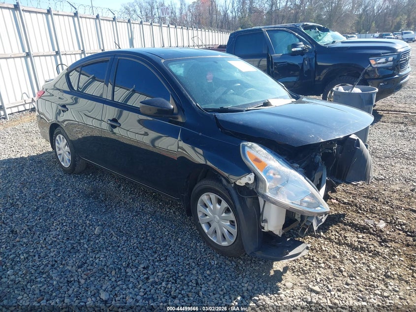 2016 Nissan Versa 1.6 S+