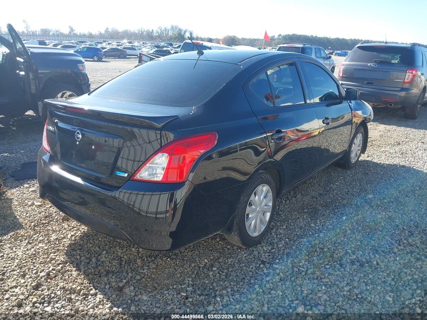 2016 Nissan Versa 1.6 S+