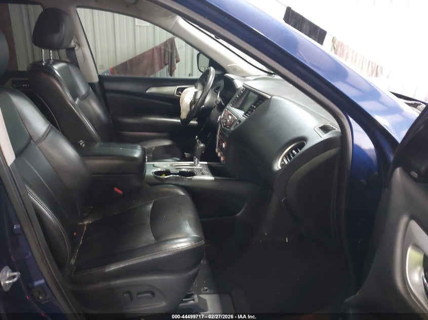 2017 Nissan Pathfinder Sl