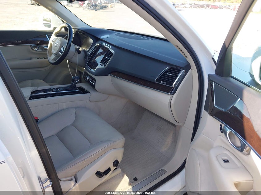 2016 Volvo Xc90 T6 Momentum