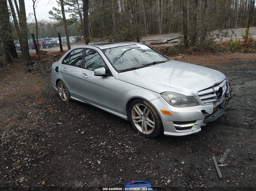 2012 Mercedes-Benz C 300 Luxury 4Matic/Sport 4Matic