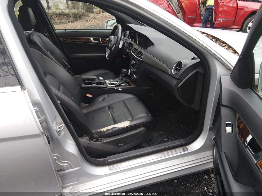 2012 Mercedes-Benz C 300 Luxury 4Matic/Sport 4Matic