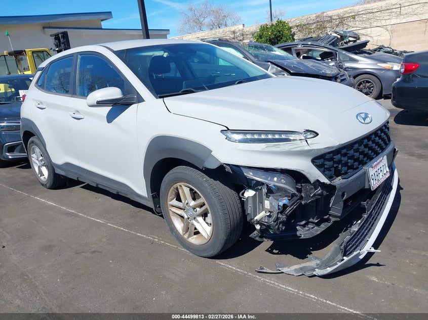VIN KM8K22AB0NU877985 2022 HYUNDAI KONA SE