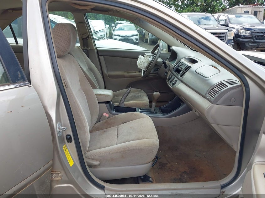2004 Toyota Camry Le