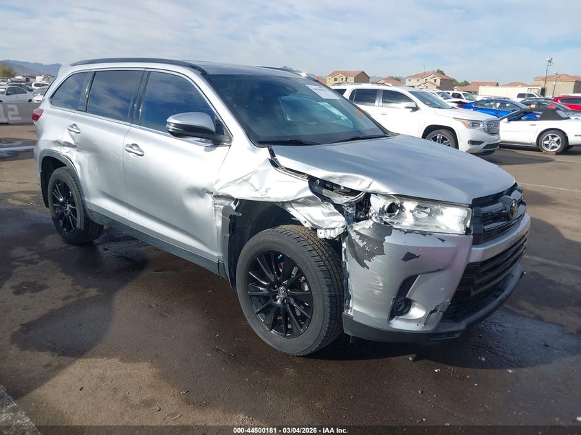 2019 Toyota Highlander Se