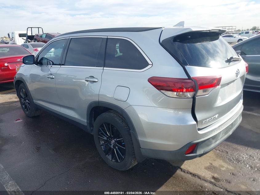 2019 Toyota Highlander Se