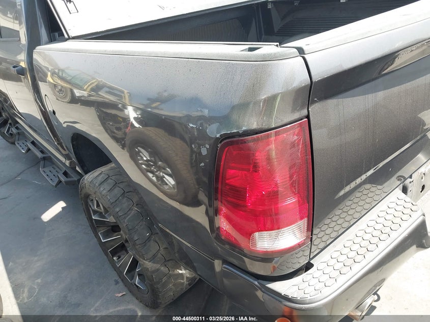 2017 Ram 1500 Express 4X4 5'7 Box