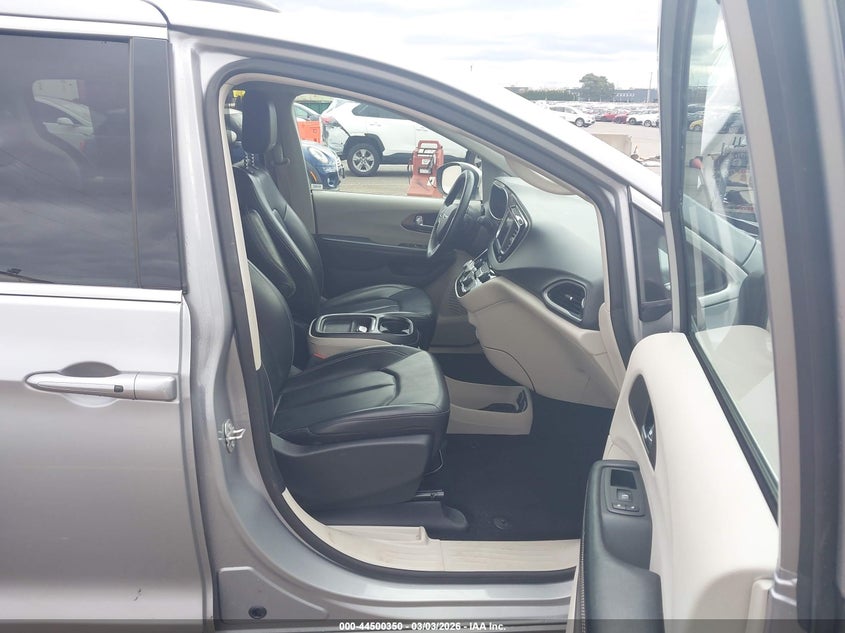 2020 Chrysler Voyager Lxi