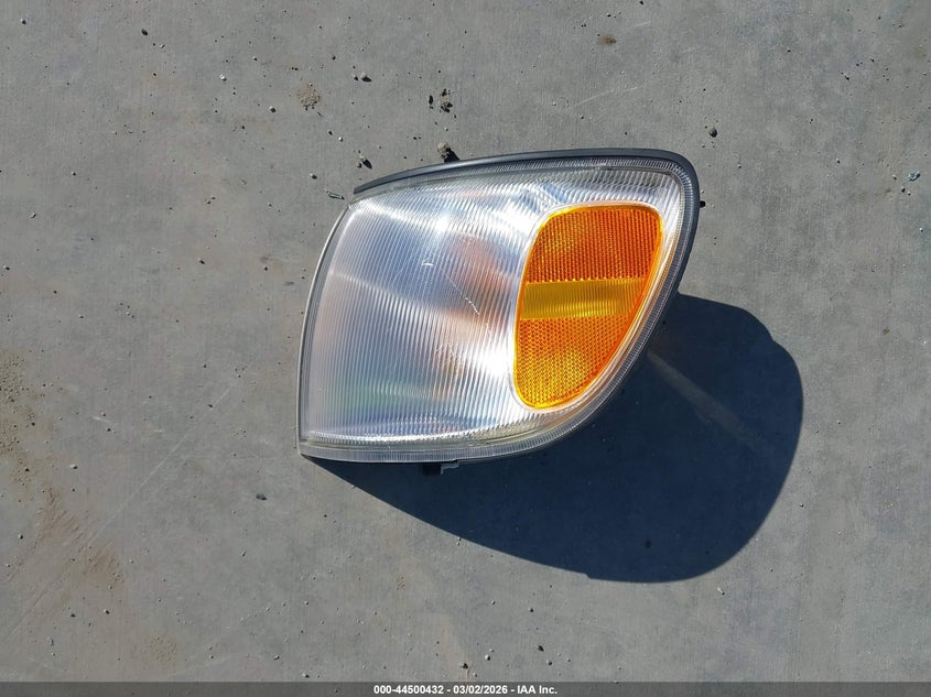 2000 Toyota Sienna Xle VIN: 4T3ZF13C4YU248003 Lot: 44500432