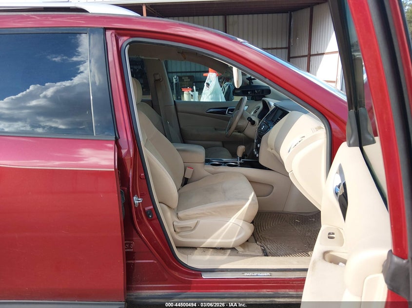 2015 Nissan Pathfinder Sv