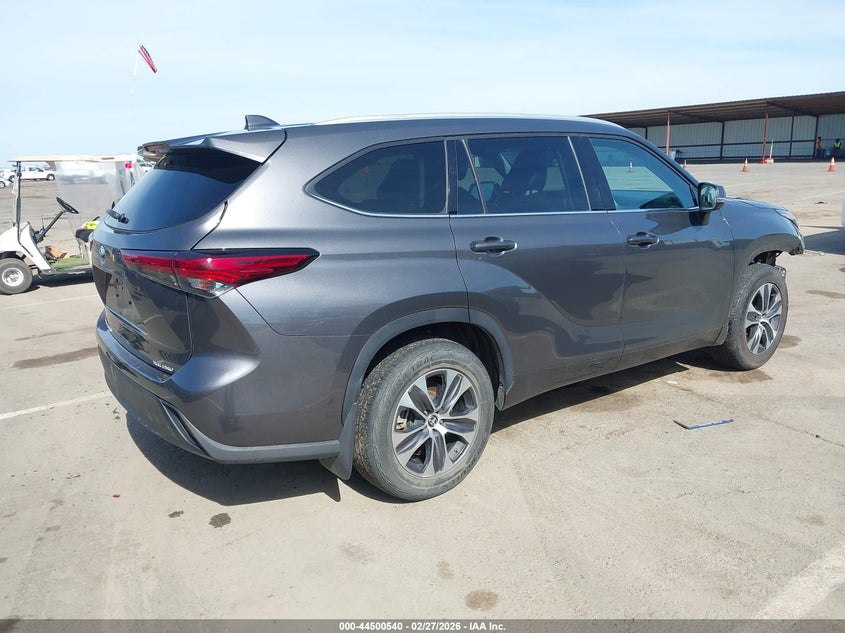2022 Toyota Highlander Xle