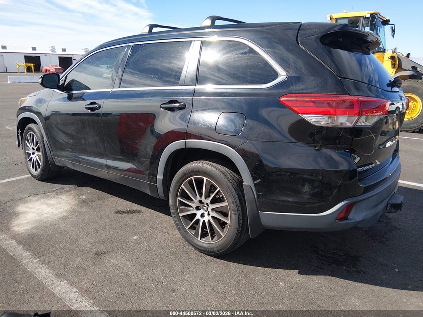 2018 Toyota Highlander Se