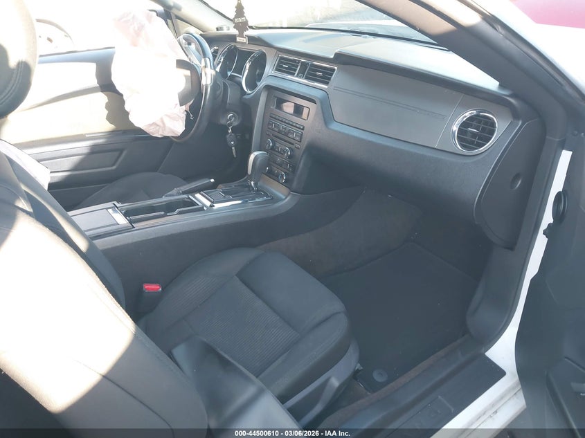 2013 Ford Mustang V6