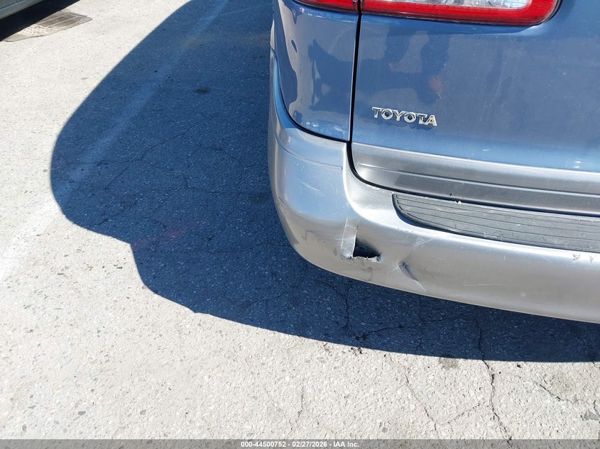 2002 Toyota Sienna Xle VIN: 4T3ZF13C42U451478 Lot: 44500752