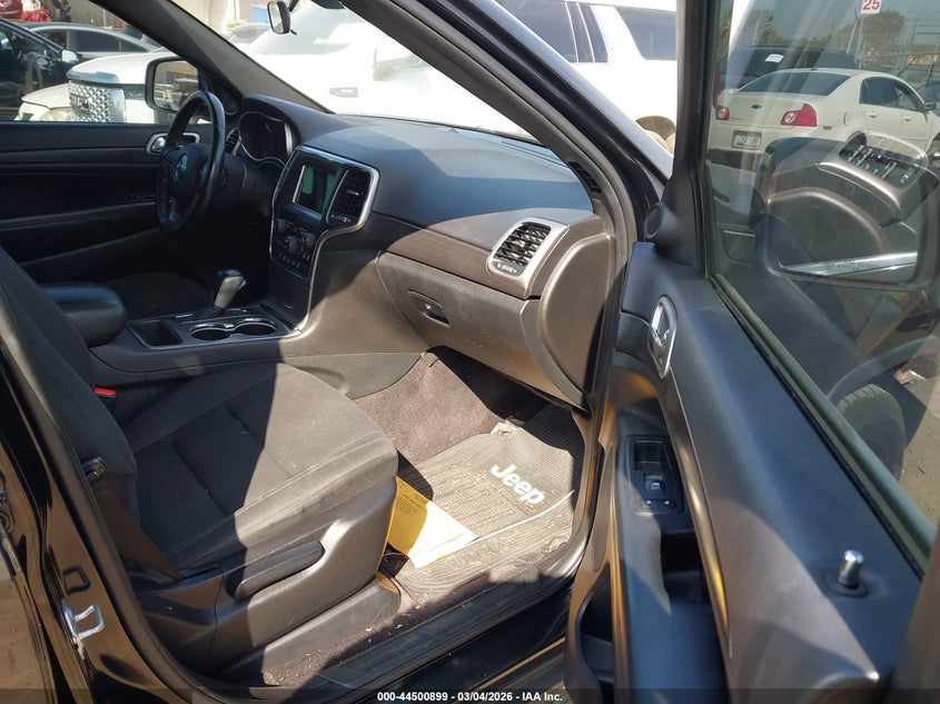 2018 Jeep Grand Cherokee Laredo 4X2