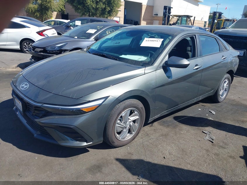 2025 Hyundai Elantra Se