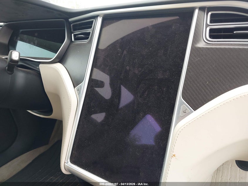 2017 Tesla Model S 100D/60D/75D/90D/P100D VIN: 5YJSA1E27HF220240 Lot: 44501197