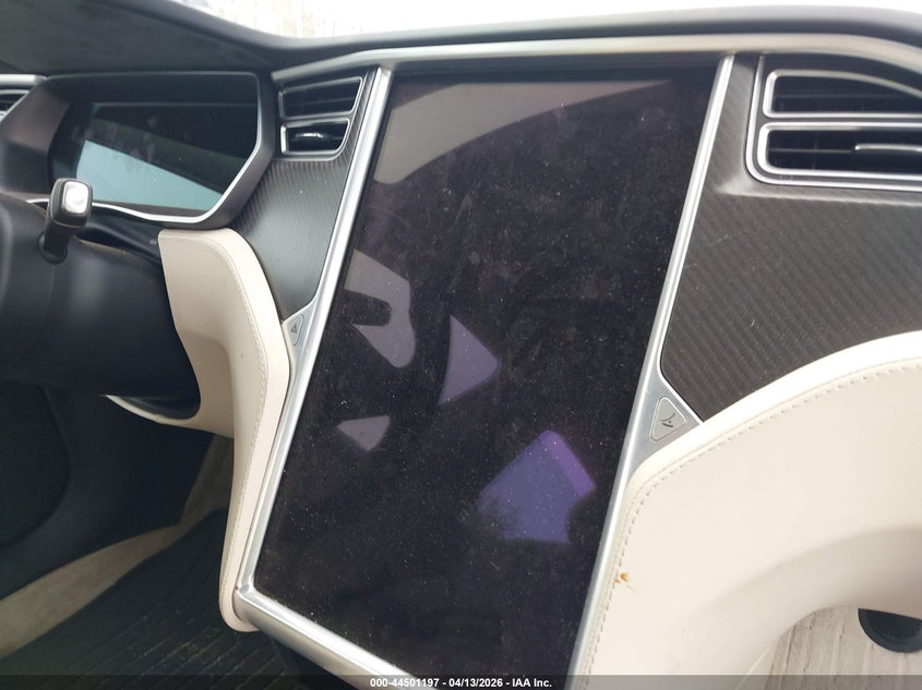 2017 Tesla Model S 100D/60D/75D/90D/P100D VIN: 5YJSA1E27HF220240 Lot: 44501197