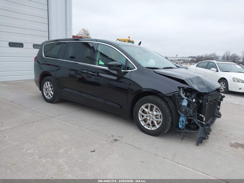 2024 Chrysler Voyager Lx
